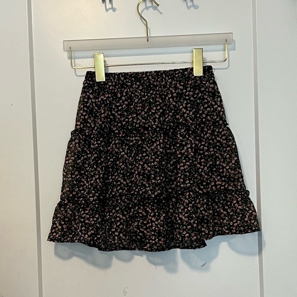 Sienna Sky black floral flowy skirt size XS - Picture 2 of 8